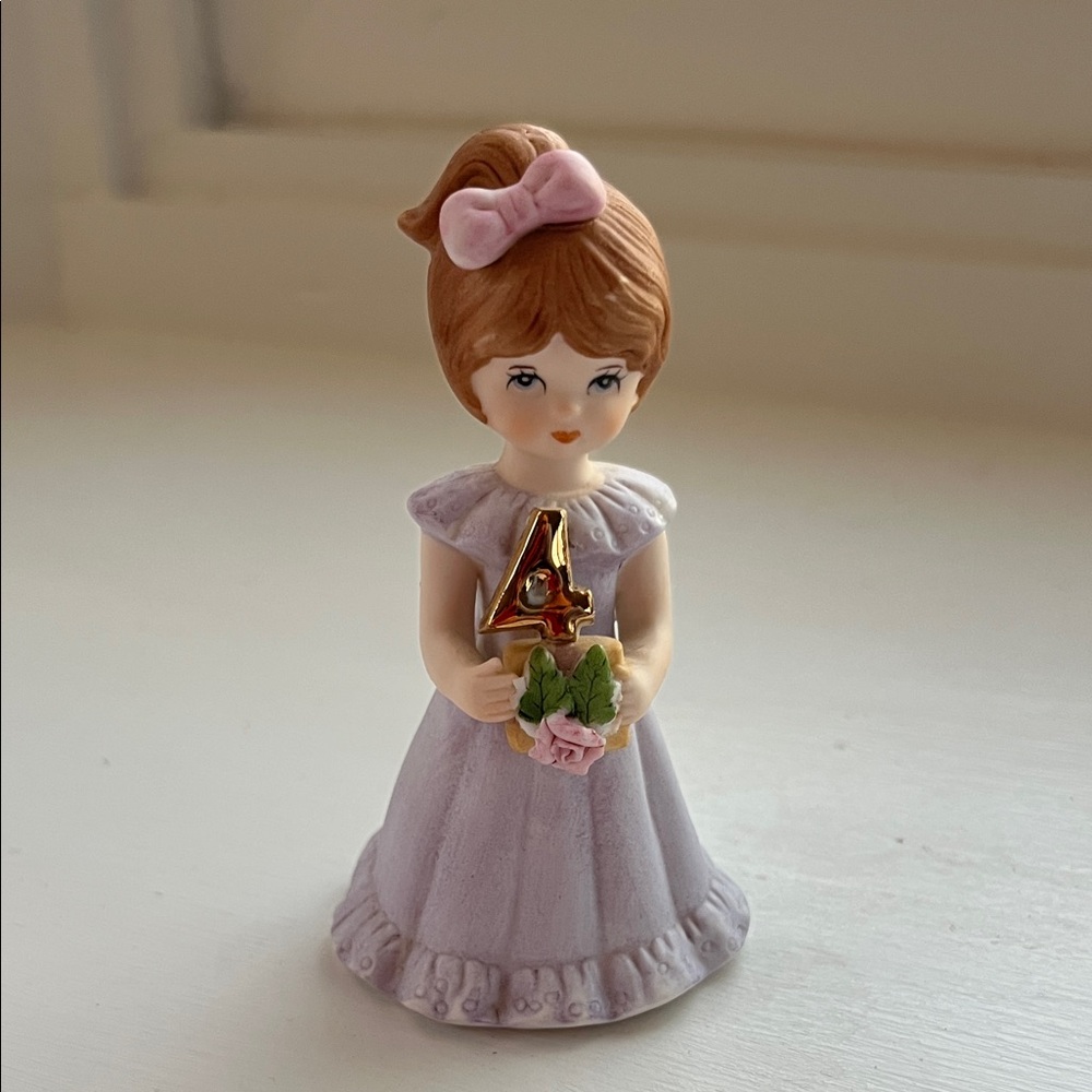 Brunette Growing Up Girl Age 4